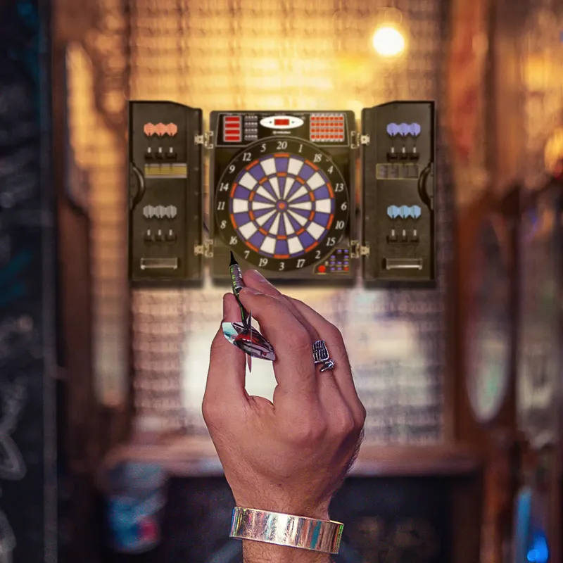 لوحة سهام تدريبية إلكترونية مز - مراجعة Electronic Dartboard Cabinet وسعره